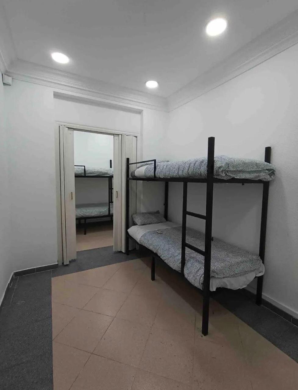 Parsa Residencial House Hotel Madrid Bagian luar foto