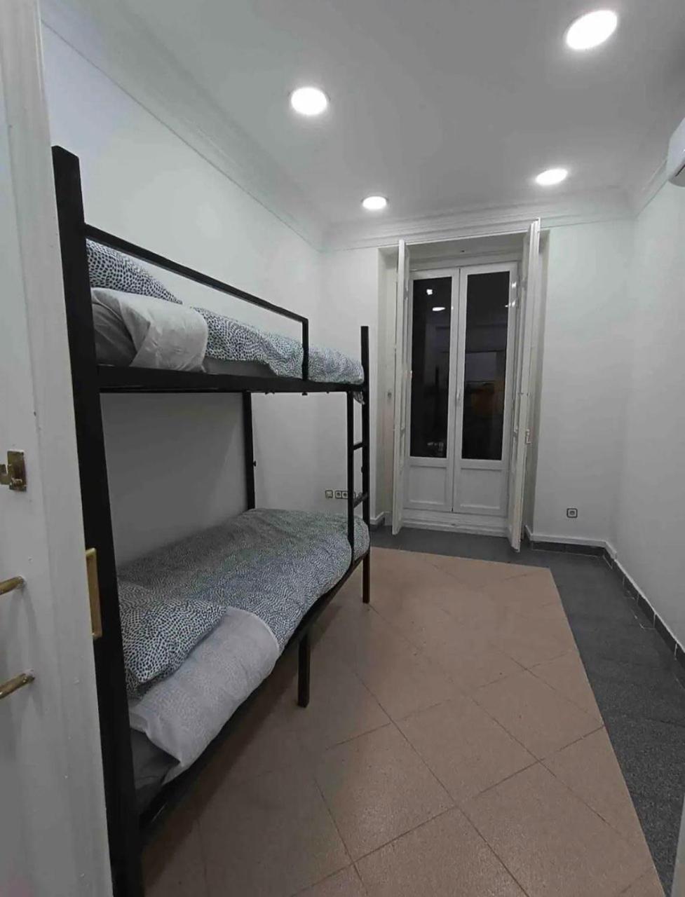 Parsa Residencial House Hotel Madrid Bagian luar foto