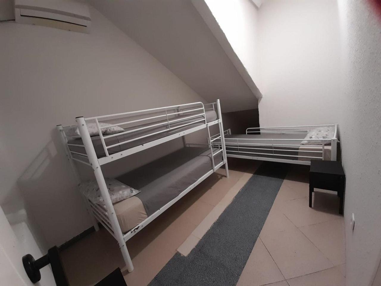 Parsa Residencial House Hotel Madrid Bagian luar foto