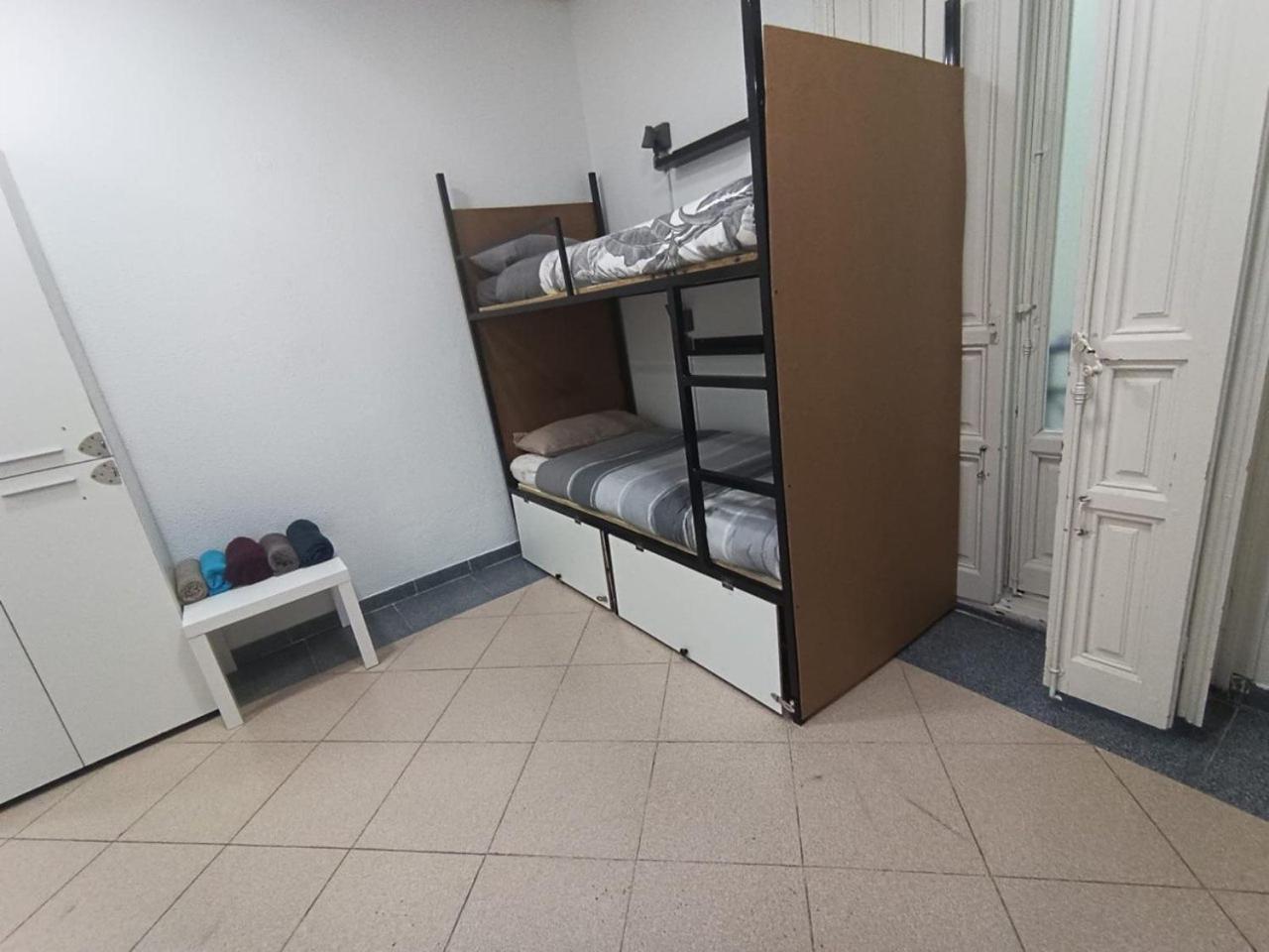 Parsa Residencial House Hotel Madrid Bagian luar foto