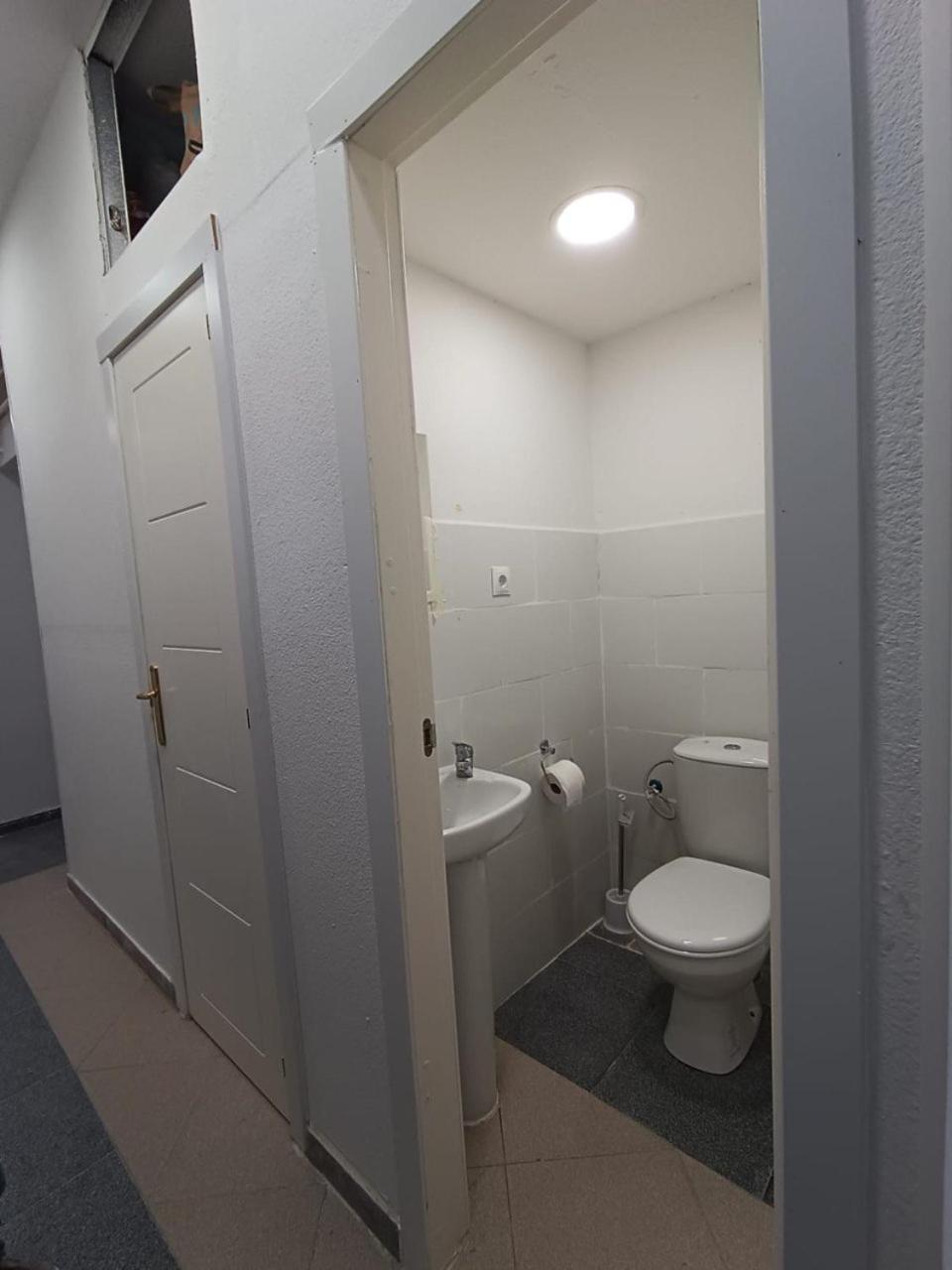 Parsa Residencial House Hotel Madrid Bagian luar foto
